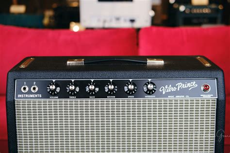Enhancing Your Performance: The Magic Amps Vibro Prince in Live Settings